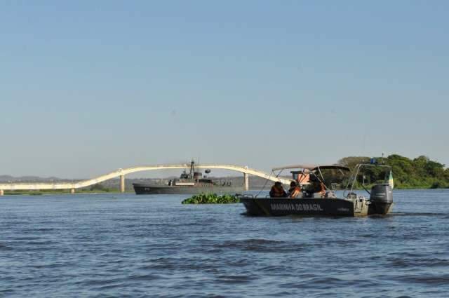 Durante buscas, bombeiros encontram corpo boiando no rio Paraguai