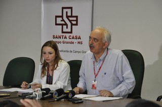O lote foi suspenso depois que a Santa Casa notificou as mortes para a Anvisa (Foto: Marcelo Calazans)