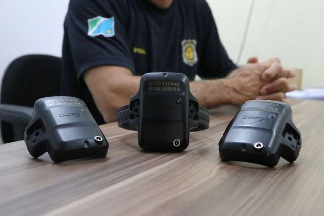 Empresa de Curitiba vai alugar 2 mil tornozeleiras eletr&ocirc;nicas ao Governo