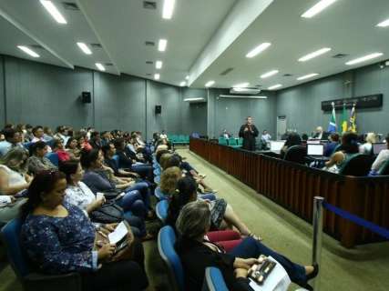 Acusado de matar ex a facadas confessa e n&atilde;o acompanha o pr&oacute;prio julgamento