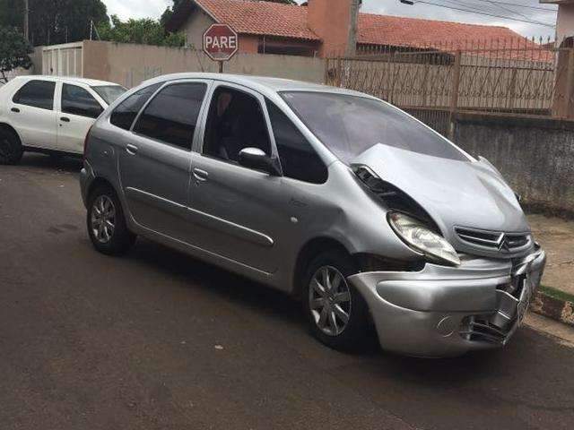 Palio fura preferencial, provoca acidente e menino de 8 anos fica ferido