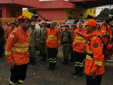 Refor&ccedil;o do DF inicia combate a fogo no Ref&uacute;gio Caiman e em Rio Negro  