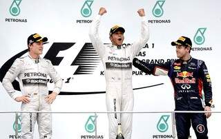 Sem dificuldades, Hamilton vence GP da Malásia e Massa fica em 7º Sem dificuldades, Hamilton vence GP da Malásia e Massa fica em 7º