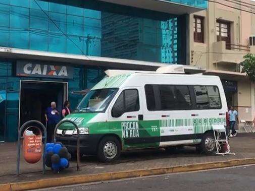 Unidade m&oacute;vel do Procon no Centro recebe den&uacute;ncias de &quot;black fraude&quot;