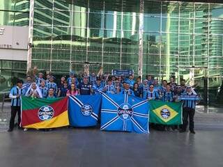 Torcedores de Mato Grosso do Sul estão torcendo pelo Grêmio nos Emirados Árabes, onde acontece a partida. (Foto: Direto das Ruas)