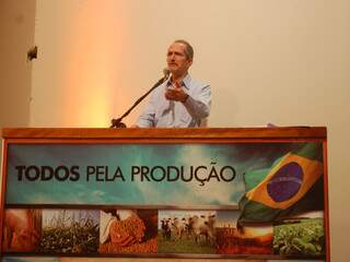 Deputado federal Aldo Rebelo (PCdoB-SP) diz que Ongs defende interesse dos EUA (foto: Ìtalo Milhomem)