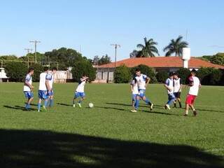 Meninos do Chapadão treinam para rodada do Estadual sub-19 (Foto: Divulgação)