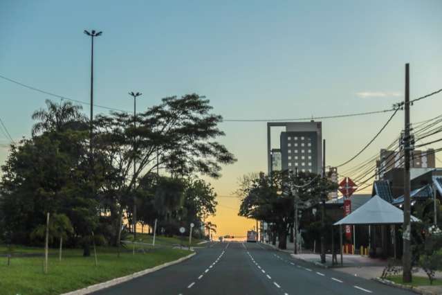 Segunda-feira come&ccedil;a com previs&atilde;o de chuvas e m&aacute;xima de 35&ordm;C em MS