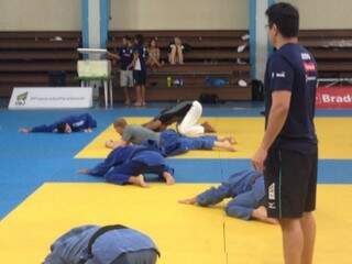 Fisioterapeuta comanda trabalho com judocas da seleção brasileira. (Foto: Divulgação)