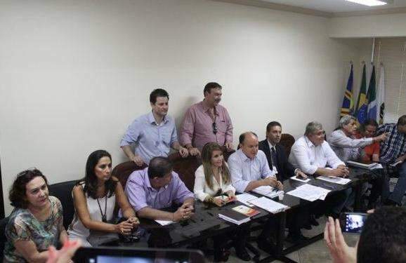 PMDB realiza encontro para debater reforma pol&iacute;tica e elei&ccedil;&atilde;o de 2016