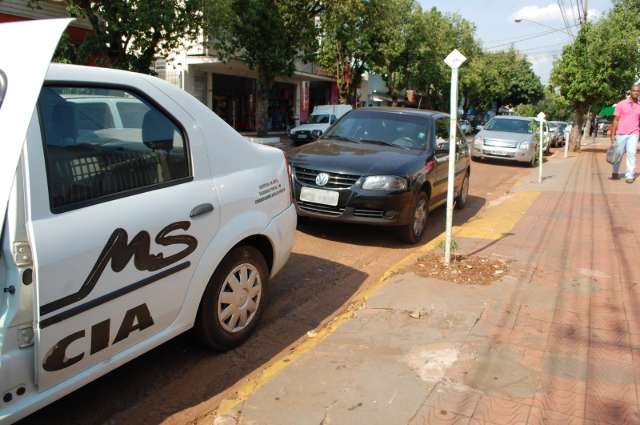 Funcion&aacute;ria p&uacute;blica sofre sequestro rel&acirc;mpago ao parar carro no Centro