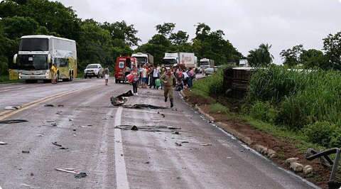  Aquaplanagem foi causa de acidente na BR-163 em Rio Verde