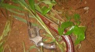 As armas usadas pelos bandidos foram apreendidas pela polícia. (Foto: Divulgação Polícia Militar) 