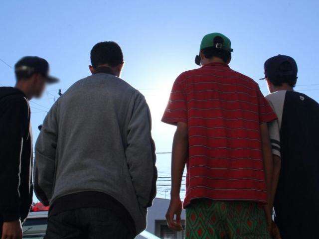 Trio assalta e agride jovens durante a madrugada no Santo Amaro