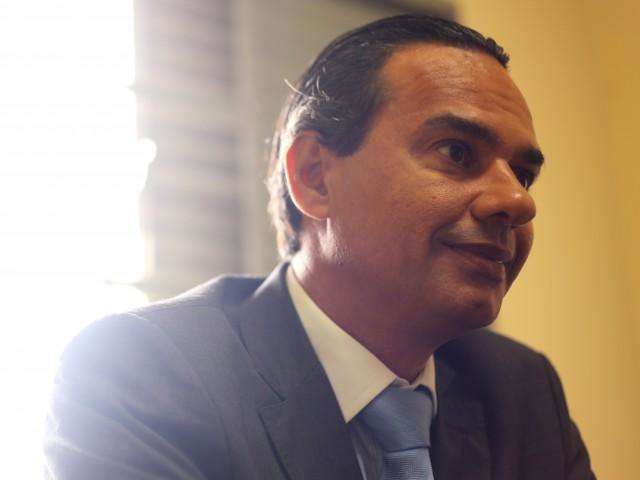 Urnas deram recado e governo ser&aacute; maior parceiro, afirma prefeito eleito