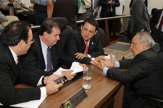 Deputados tentam chegar a acordo para encerrar ano legislativo (Foto: Wagner Guimarães - ALMS)
