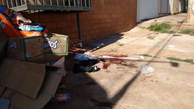 Assaltante aponta arma para policial no Guanandi, mas acaba baleado e preso