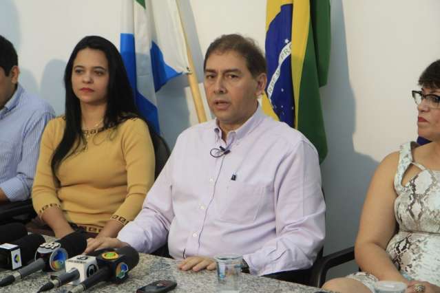 Na berlinda, Bernal fala em coaliz&atilde;o, prestar contas e pacote de obras