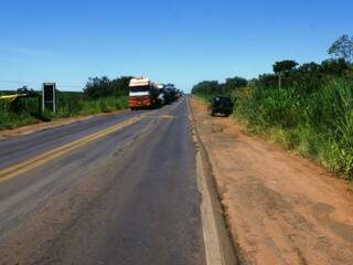 MPF apura falta de sinalização e pista esburacada em trecho da BR-262 MPF apura falta de sinalização e pista esburacada em trecho da BR-262