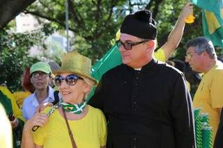 Padre Marcelo Tenório, da Paróquia São Sebastião, diz que está contra a Dilma e o PT (Partido dos Trabalhadores) (Foto: Marcos Ermínio)