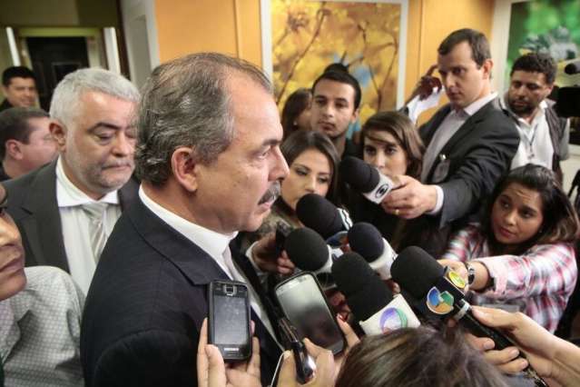 Mercadante diz que PT n&atilde;o vai impor alian&ccedil;a com PMDB em MS