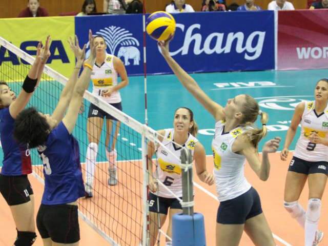  Sele&ccedil;&atilde;o vence Tail&acirc;ndia e assegura lideran&ccedil;a no Grand Prix feminino de v&ocirc;lei 