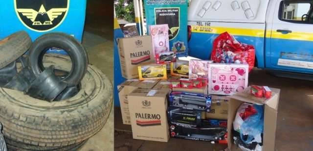 Pol&iacute;cia apreende iphones, eletr&ocirc;nicos e brinquedos contrabandeados 