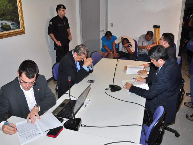  Irm&atilde; de pistoleiro presenciou conversa &quot;estranha&quot; entre envolvidos