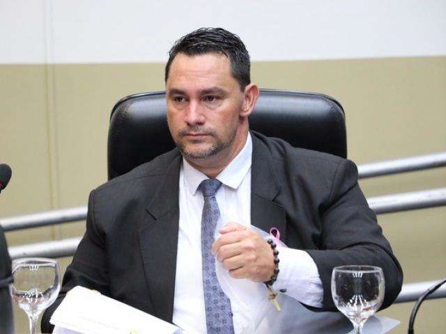 Microfone ligado entrega vereador pedindo &ldquo;200 contos&rdquo; para reelei&ccedil;&atilde;o