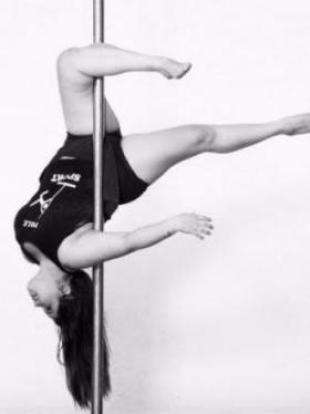 Tem gordinha mostrando no Pole Dance que padr&atilde;o de beleza &eacute; limita&ccedil;&atilde;o besta