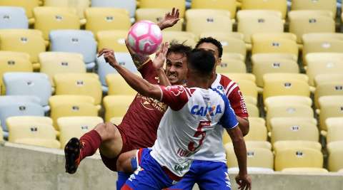 Com gol 'relâmpago', Bahia e Flu empatam em 1 a 1 no Maracanã