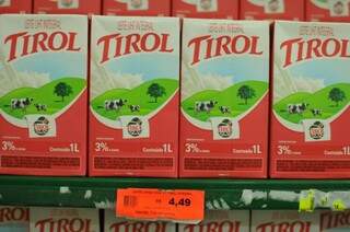 Litro do leite passou dos R$ 4  em Campo Grande. (Foto: Alcides Neto/Arquivo)