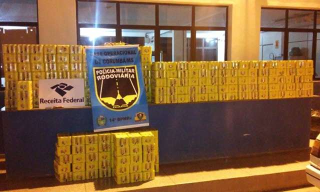 Pol&iacute;cia apreende 4,4 mil latas de cerveja sem nota fiscal na MS-428