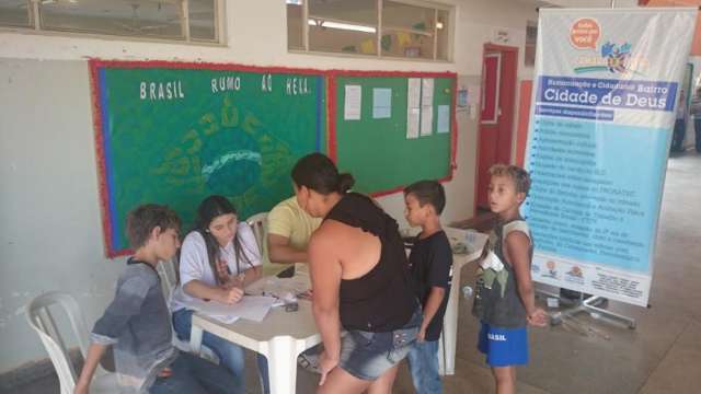 In&eacute;dito na Capital, projeto leva dez servi&ccedil;os gratuitos aos bairros