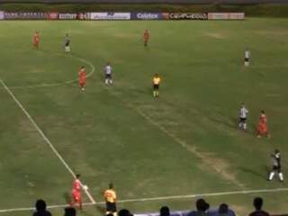 Registro da partida deste sábado no estádio Jonas Duarte, em Goiás. (Foto: Reprodução/MyCujoo.Tv) 
