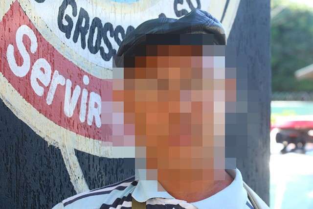 Locutor vai &agrave; delegacia pedir ajuda para fazer mudan&ccedil;a de condom&iacute;nio