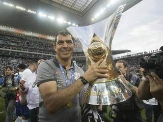 Pelo timão, o técnico alcançou três título em 17 meses. Foi campeão Paulista em 2017 e 2018 e ganhou o Brasileiro do ano passado. (Foto: CorinthiansFC) 