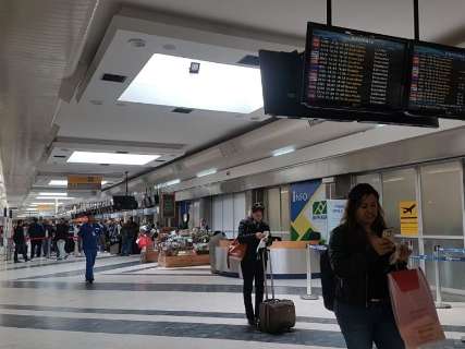 Após 4 voos serem cancelados e reagendados, aeroporto internacional reabre