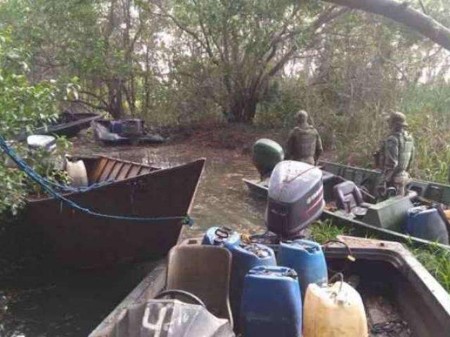 Bope apreende R$ 300 mil em embarca&ccedil;&otilde;es usadas por contrabandistas