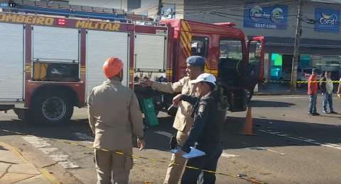 AO VIVO: Vítimas de acidente estão em estado grave, dizem bombeiros