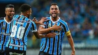 Com dois de Maicon, Grêmio goleia o Santos (Foto: Lucas Uebel/GFBPA)