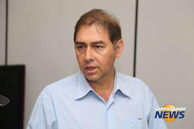 Bernal pede cautela, mas promete rescindir contratos se a Justi&ccedil;a mandar