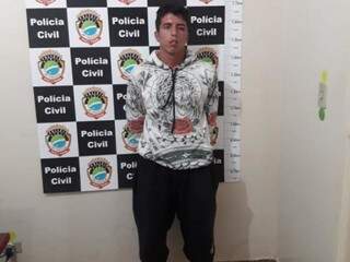 Suspeito de matar filha e esposa &eacute; preso depois de assaltar idosa
