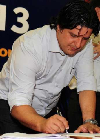 Seis meses ap&oacute;s deixar PV, prefeito se filia ao PSD a convite de Kassab