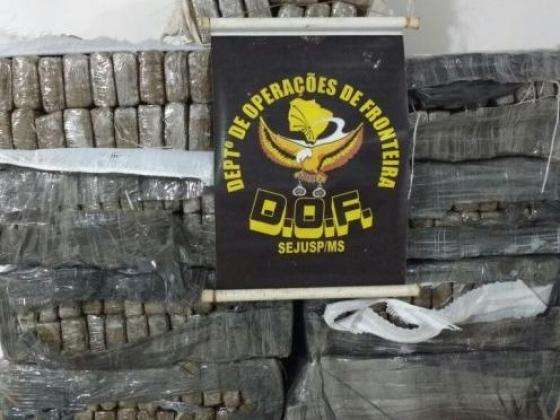 DOF apreende 210 kg de maconha e 119 muni&ccedil;&otilde;es em bloqueio na MS-295