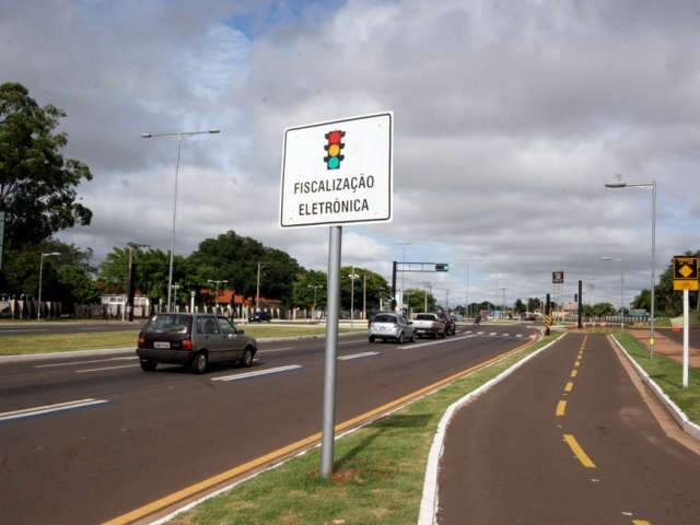  Placas de aviso antes dos radares ser&atilde;o mantidas em Campo Grande