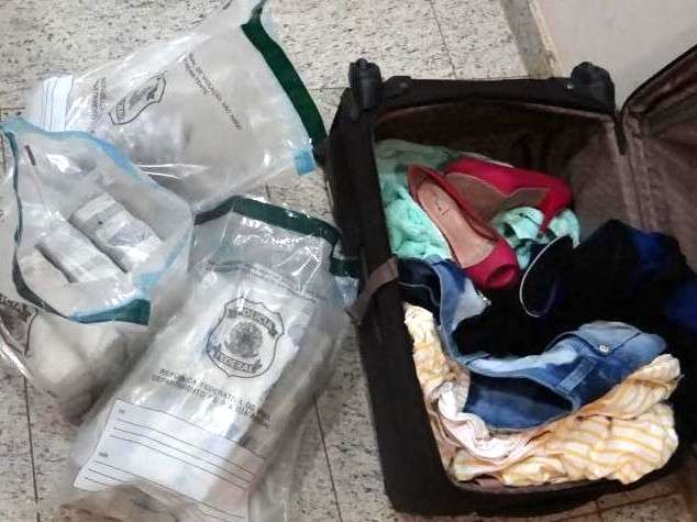 Estudante &eacute; presa em aeroporto tentando embarcar com 12 kg maconha 