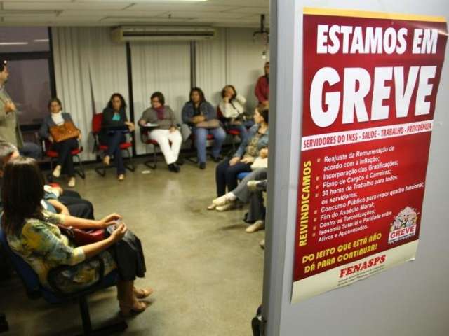 INSS volta da greve na quarta e 8 mil foram prejudicados com paralisa&ccedil;&atilde;o