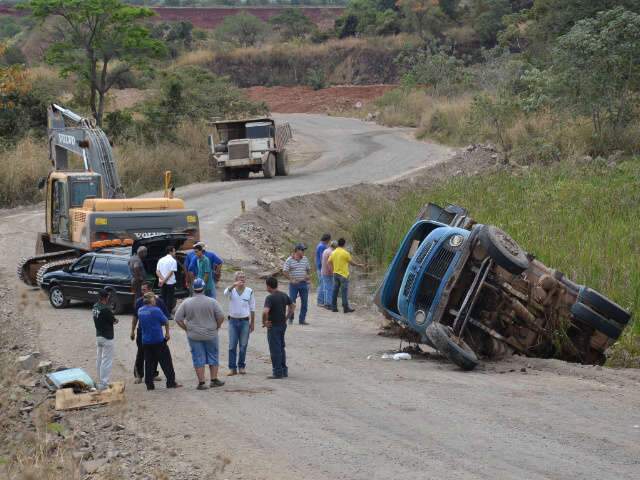  Corpo de motorista &eacute; encontrado ap&oacute;s cerca de 5 horas de buscas em lago