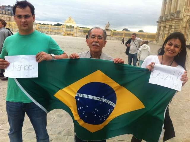 Em mobiliza&ccedil;&atilde;o m&eacute;dica, campo-grandenses mandam apoio com foto de Paris